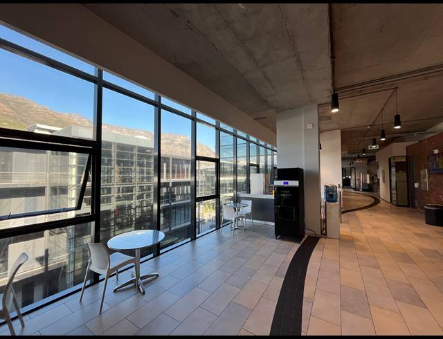 5,141M² OFFICE TO LET IN WOODSTOCK
